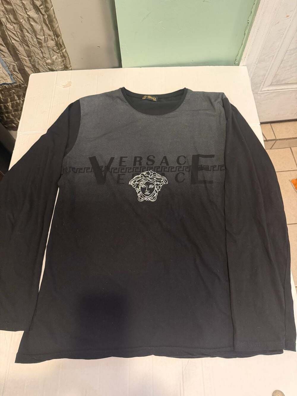 Versace - Picture 1 of 5
